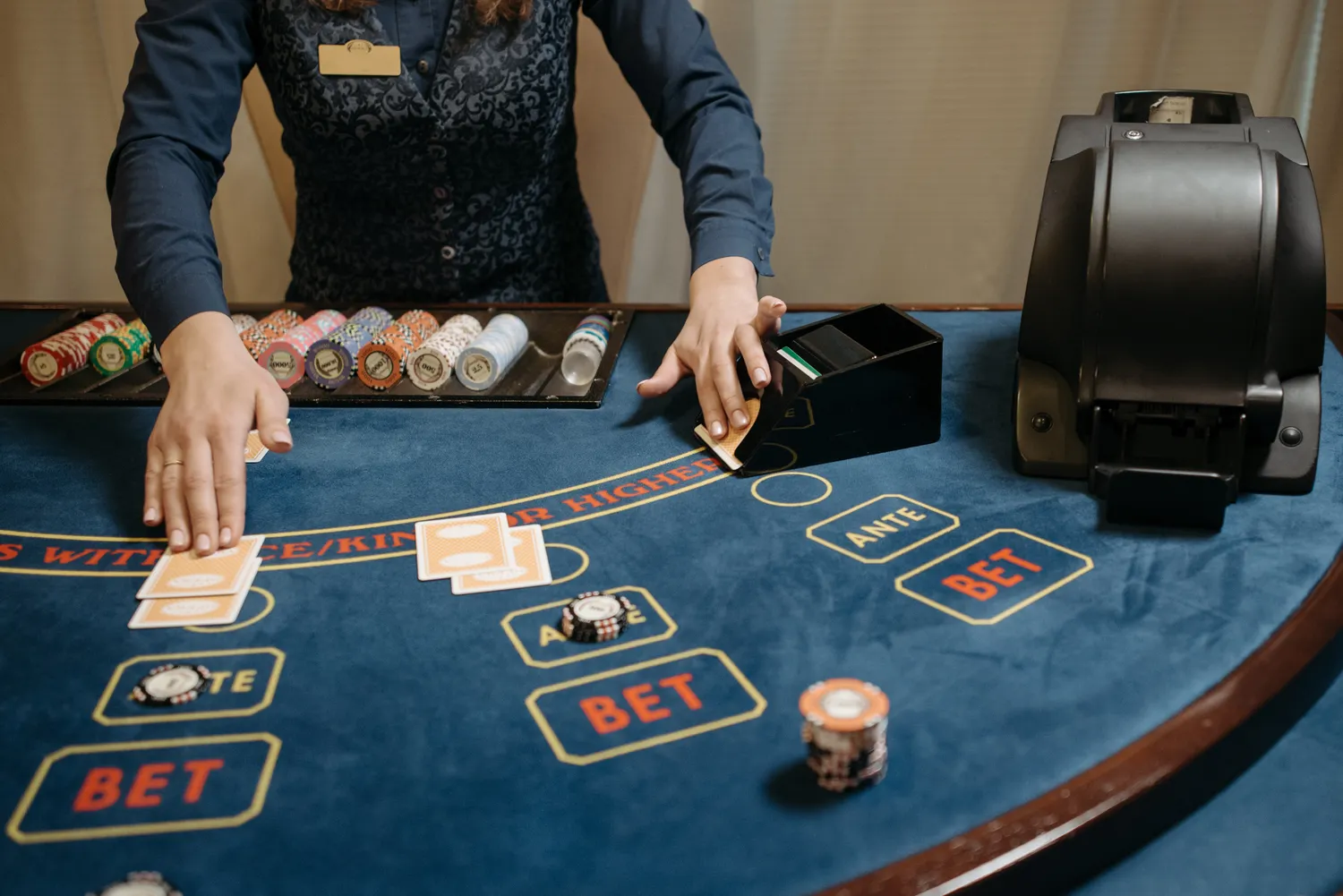 Architectural lighting of casino gaming floor