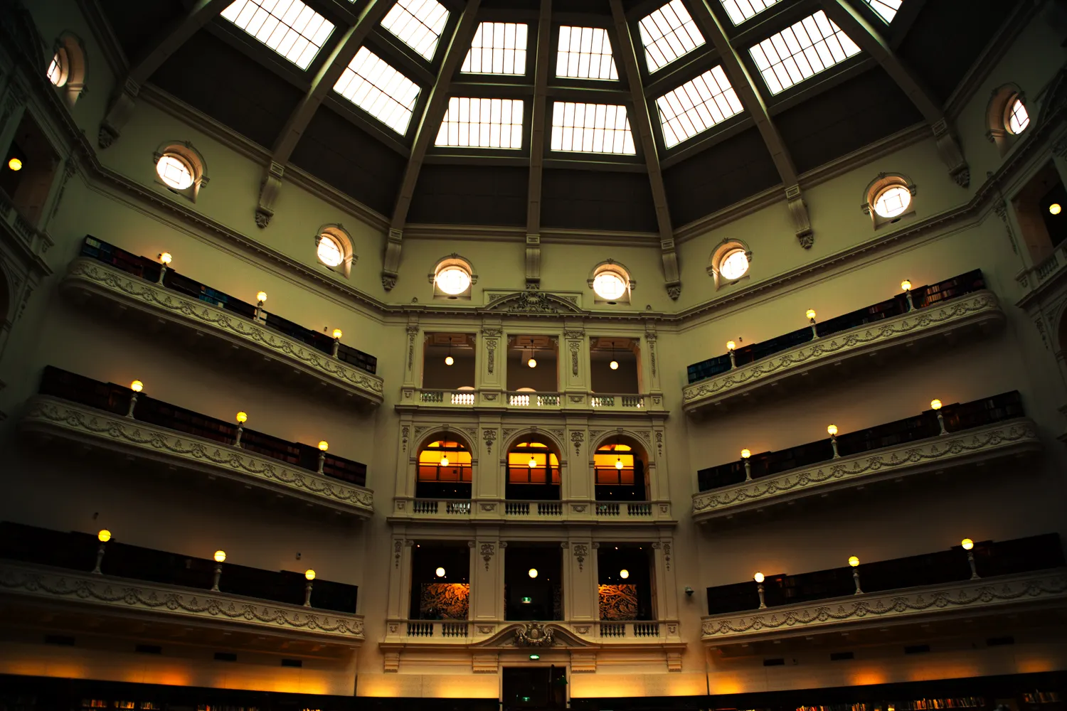 Grand Atrium Architecture
